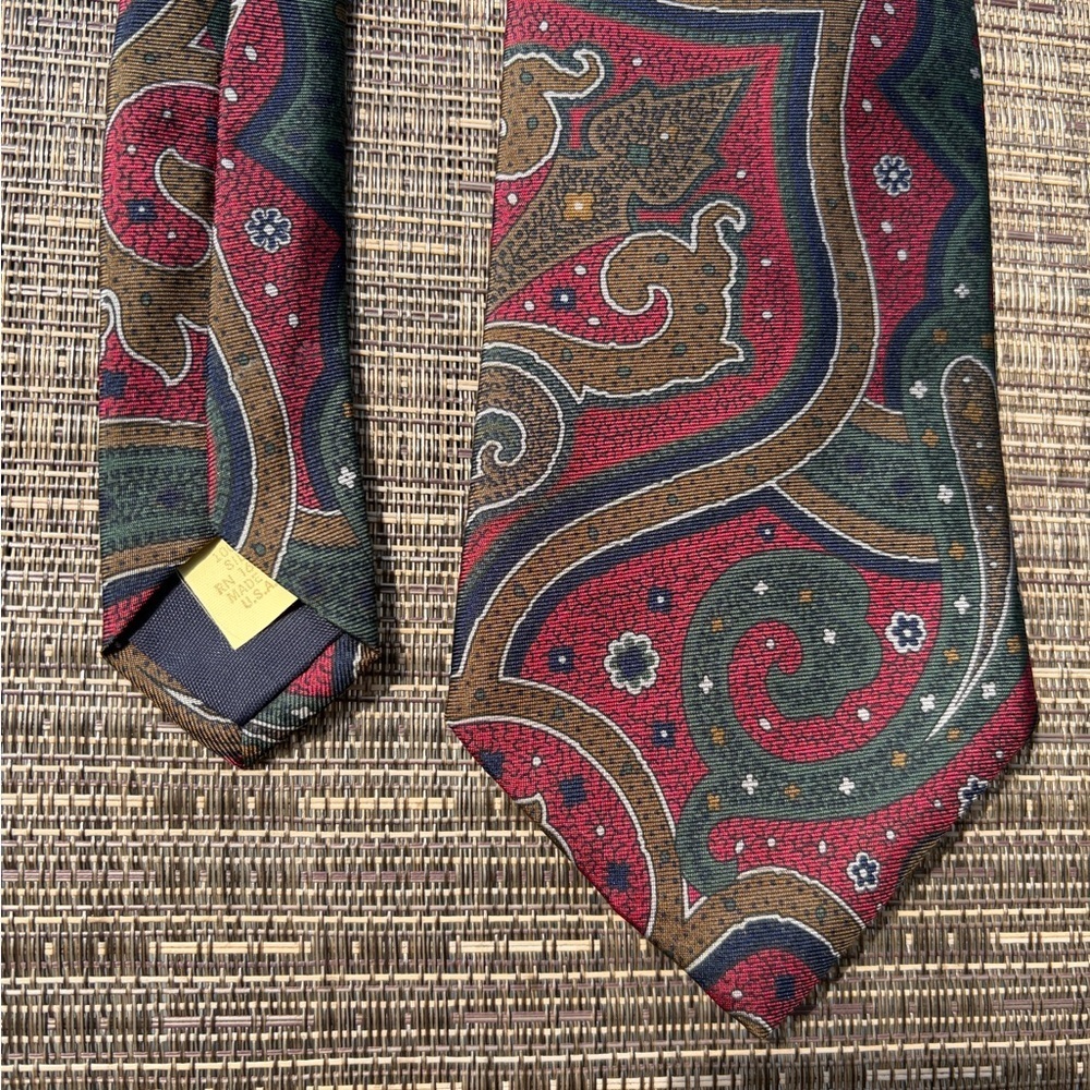 Vtg Paisley Silk Tie USA vintage
